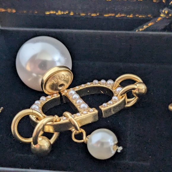 Dior Gold and Pearl Women's Jewelry - Picture 2 of 5